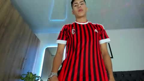 Snapshot of alannaughty_ chatting on 11/29/25, 12:24 alannaughty_ online show from 11/29/25, 12:24