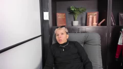 alanred_ online show from 09/29/25, 04:28