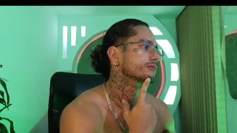 alan online show from 10/21/25, 10:05