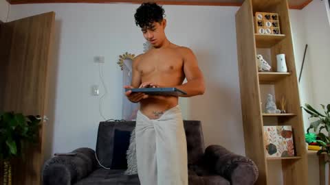 Snapshot of alansex66 chatting on 09/25/25, 01:26 Alan online show from 09/25/25, 01:26