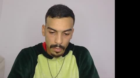 Snapshot of alaouirim25 chatting on 05/29/26, 11:03 AllylicArabis online show from 05/29/26, 11:03