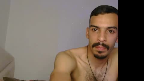 Snapshot of alaouirim25 chatting on 05/31/26, 10:44 AllylicArabis online show from 05/31/26, 10:44