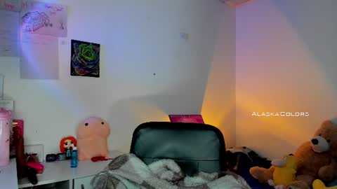Snapshot of alaska_colors chatting on 06/23/26, 12:58 Caro online show from 06/23/26, 12:58