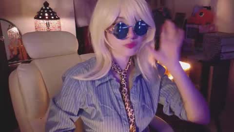 Snapshot of alaskagrace chatting on 09/23/25, 02:58 Alaska Grace online show from 09/23/25, 02:58