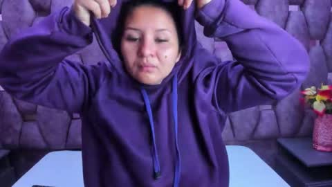 Snapshot of alasmith_ chatting on 10/19/25, 02:23 AlaSmith  online show from 10/19/25, 02:23