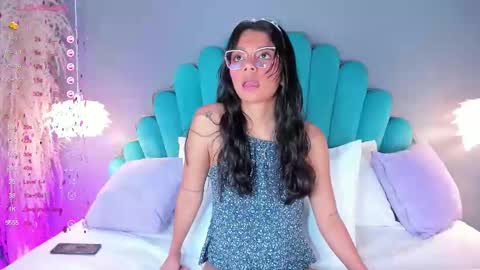 Snapshot of alassiahocthner chatting on 09/11/25, 11:43 Alassia Hocthner online show from 09/11/25, 11:43