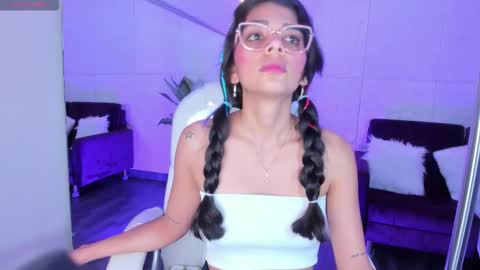 Snapshot of alassiahocthner chatting on 10/04/25, 12:03 Alassia Hocthner online show from 10/04/25, 12:03