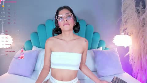 Snapshot of alassiahocthner chatting on 10/07/25, 12:02 Alassia Hocthner online show from 10/07/25, 12:02