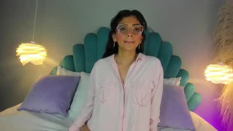 Snapshot of alassiahocthner chatting on 10/27/25, 11:36 Alassia Hocthner online show from 10/27/25, 11:36