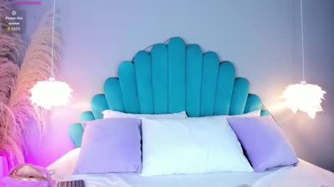 Snapshot of alassiahocthner chatting on 11/20/25, 12:05 Alassia Hocthner online show from 11/20/25, 12:05