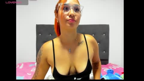 Snapshot of alba_grey chatting on 04/18/26, 11:38 alba online show from 04/18/26, 11:38