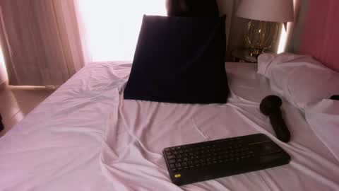 albaandthayron online show from 02/01/25, 06:08