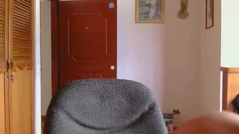 Snapshot of albajadmamad_01 chatting on 04/27/26, 06:50 josevcam online show from 04/27/26, 06:50