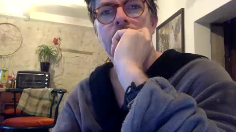 Snapshot of albandant chatting on 12/03/24, 08:38 albandant online show from 12/03/24, 08:38