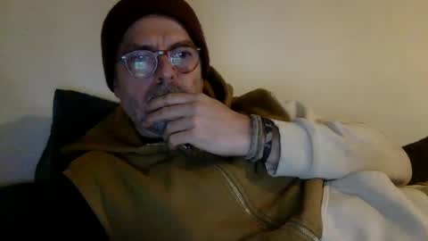 Snapshot of albandant chatting on 12/24/24, 12:55 albandant online show from 12/24/24, 12:55