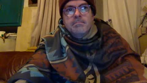 Snapshot of albandant chatting on 12/25/24, 10:27 albandant online show from 12/25/24, 10:27