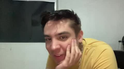 Snapshot of alber753713 chatting on 06/27/26, 05:23 alber753713 online show from 06/27/26, 05:23