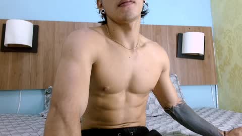 Snapshot of albertbernal69 chatting on 01/05/25, 01:35 Albert online show from 01/05/25, 01:35