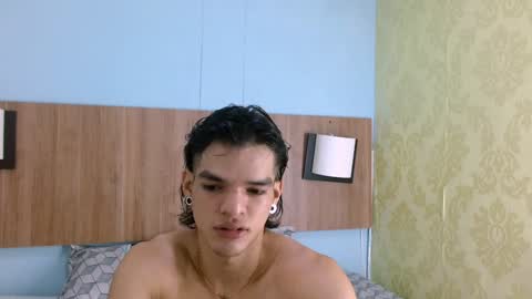 Snapshot of albertbernal69 chatting on 01/21/25, 02:22 Albert online show from 01/21/25, 02:22