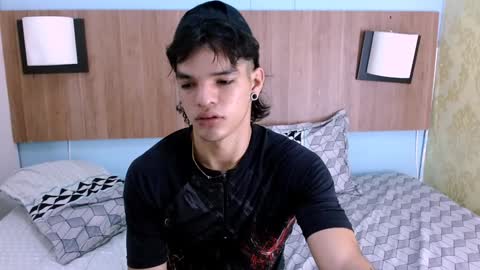 Snapshot of albertbernal69 chatting on 01/22/25, 02:15 Albert online show from 01/22/25, 02:15