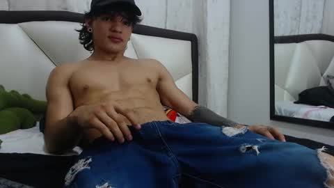 Snapshot of albertbernal69 chatting on 03/08/25, 08:33 Albert online show from 03/08/25, 08:33