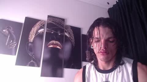 Snapshot of albertbernal69 chatting on 10/25/25, 03:14 Albert online show from 10/25/25, 03:14