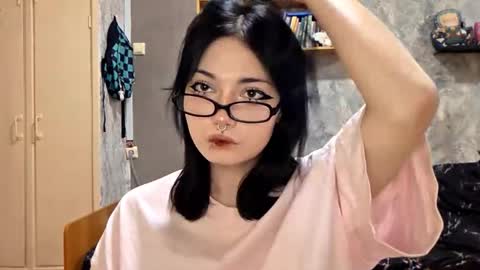 Snapshot of alberthamazierski chatting on 11/12/25, 03:12 Im Katrina online show from 11/12/25, 03:12