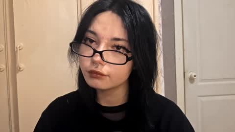 Snapshot of alberthamazierski chatting on 11/26/25, 05:03 Im Katrina online show from 11/26/25, 05:03