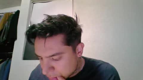albertoarenas16 online show from 05/08/26, 09:03