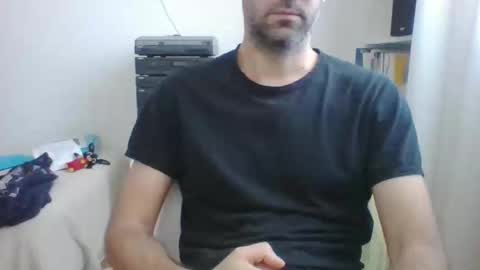 Snapshot of albertodivenire chatting on 02/02/25, 10:13 albertodivenire online show from 02/02/25, 10:13