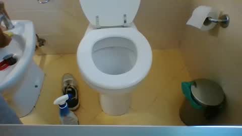 Snapshot of albertodivenire chatting on 03/01/25, 10:24 albertodivenire online show from 03/01/25, 10:24