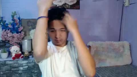 Snapshot of albertx_destroyer69 chatting on 05/11/26, 12:05 Albert online show from 05/11/26, 12:05