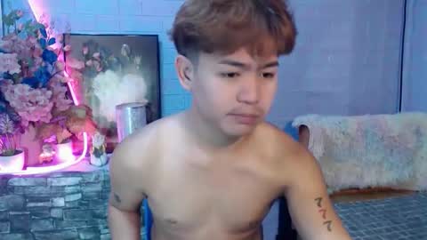 Snapshot of albertx_destroyer69 chatting on 05/26/26, 02:29 Albert online show from 05/26/26, 02:29