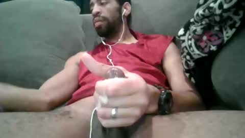 Snapshot of albundy00shoe chatting on 01/14/26, 03:28 albundy00shoe online show from 01/14/26, 03:28