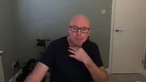 Snapshot of alc300170 chatting on 12/20/24, 09:00 alc300170 online show from 12/20/24, 09:00