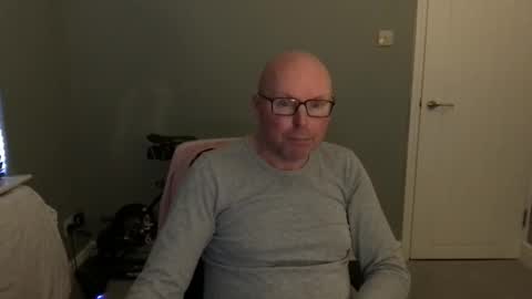 Snapshot of alc300170 chatting on 12/23/24, 08:11 alc300170 online show from 12/23/24, 08:11