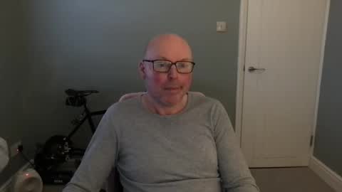 Snapshot of alc300170 chatting on 02/14/25, 08:21 alc300170 online show from 02/14/25, 08:21