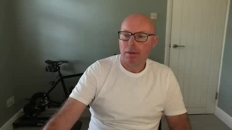 Snapshot of alc300170 chatting on 09/10/25, 06:46 alc300170 online show from 09/10/25, 06:46