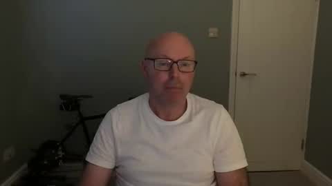 Snapshot of alc300170 chatting on 10/08/25, 06:55 alc300170 online show from 10/08/25, 06:55