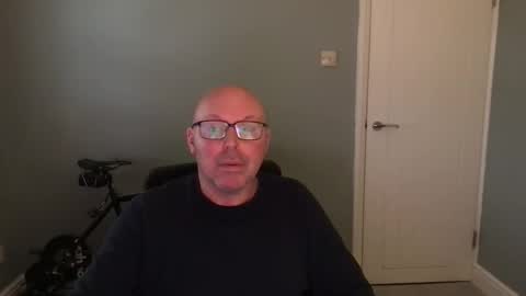 Snapshot of alc300170 chatting on 10/29/25, 10:28 alc300170 online show from 10/29/25, 10:28