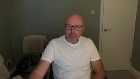 Snapshot of alc300170 chatting on 10/31/25, 07:53 alc300170 online show from 10/31/25, 07:53