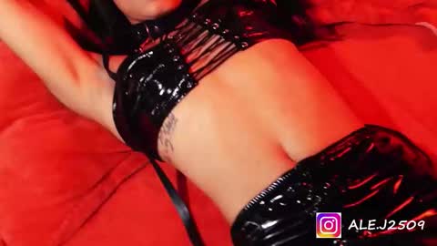 Snapshot of ale_2509 chatting on 01/12/26, 06:35 Ale online show from 01/12/26, 06:35