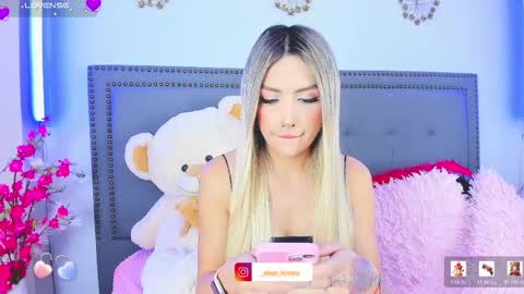 Snapshot of ale_love_ chatting on 02/28/26, 12:00 ALE LOVE online show from 02/28/26, 12:00