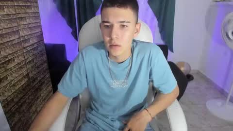 Snapshot of aleckk_boy chatting on 11/22/25, 08:30 Aleck Boy online show from 11/22/25, 08:30