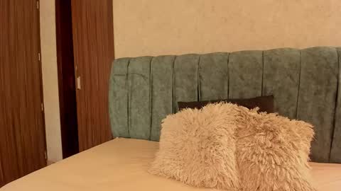 Aleera online show from 02/05/26, 07:40