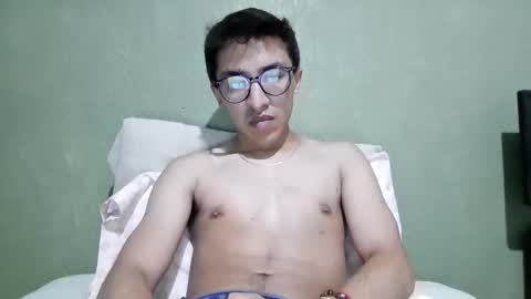 Snapshot of aleexrune chatting on 10/09/25, 12:30 aleexrune online show from 10/09/25, 12:30