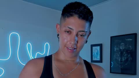 Snapshot of aleja1214 chatting on 11/11/25, 08:42 Alejandra online show from 11/11/25, 08:42