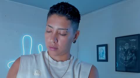 Snapshot of aleja1214 chatting on 11/15/25, 10:48 Alejandra online show from 11/15/25, 10:48