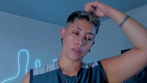 Snapshot of aleja1214 chatting on 12/20/25, 04:52 Alejandra online show from 12/20/25, 04:52