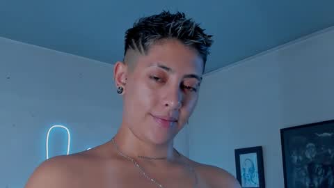 Snapshot of aleja1214 chatting on 12/21/25, 01:24 Alejandra online show from 12/21/25, 01:24